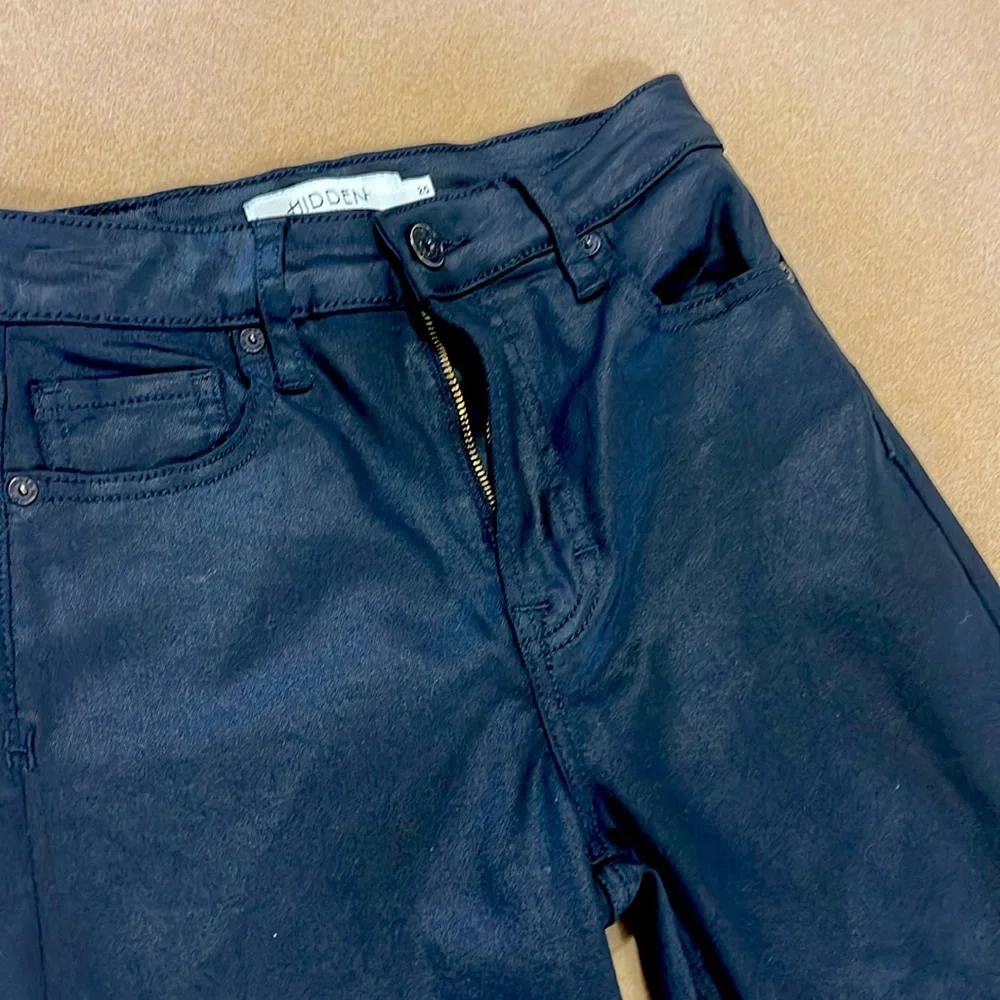 HIDDEN JEANS RYAN BLACK COATED CROPPED BOOTCUT JEANS WITH SIDE SLITS SIZE 25 - Picture 11 of 14